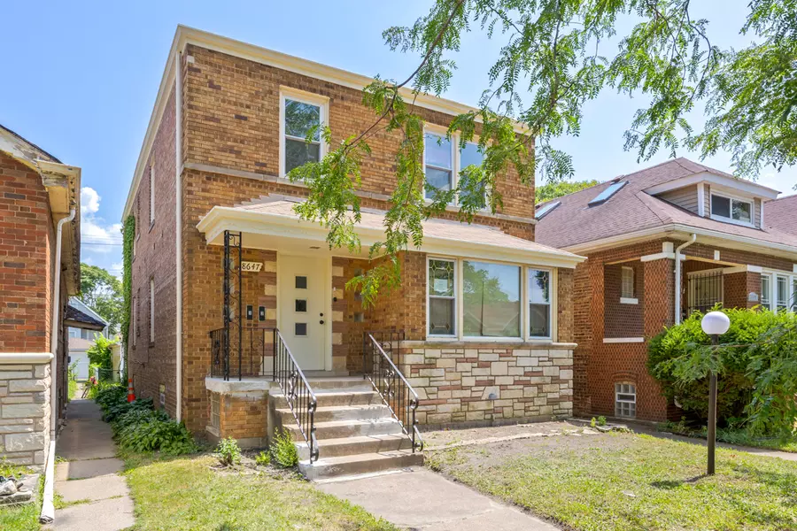 8647 S Kingston AVE, Chicago, IL 60617