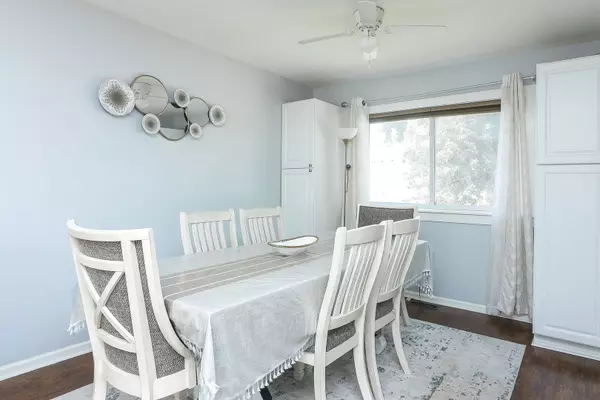 Bartlett, IL 60103,812 W Appletree LN