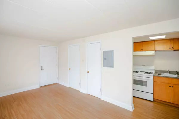 Cicero, IL 60804,5741 W 35th ST #1F