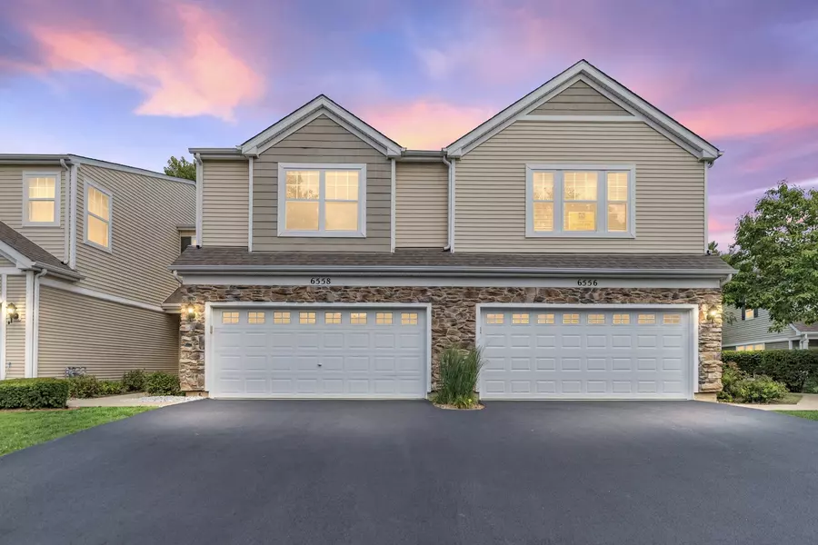 6558 Marble LN, Carpentersville, IL 60110