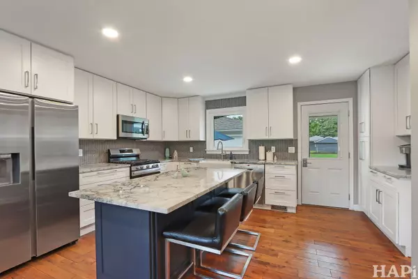 Palatine, IL 60067,108 S Hickory ST