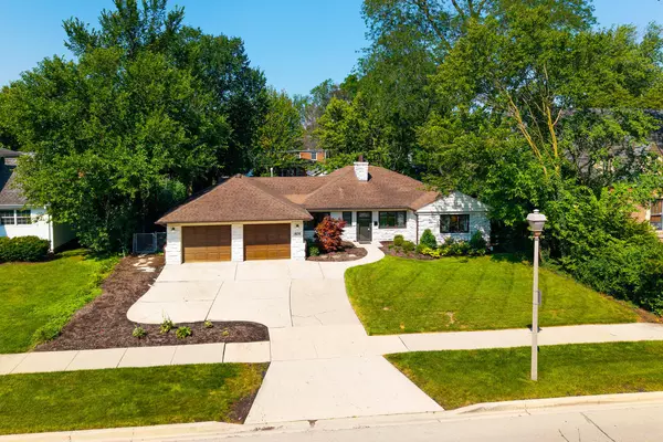 Elmhurst, IL 60126,404 S York ST