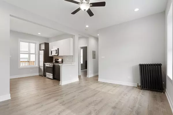 Chicago, IL 60626,7425 N Clark ST #3