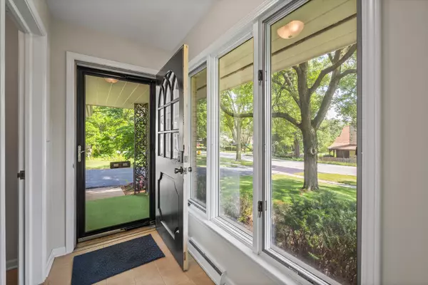 Downers Grove, IL 60516,5708 DUNHAM RD