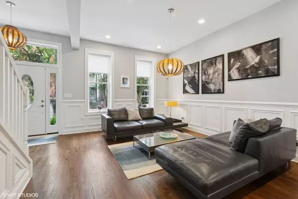 Chicago, IL 60612,2209 W Huron ST