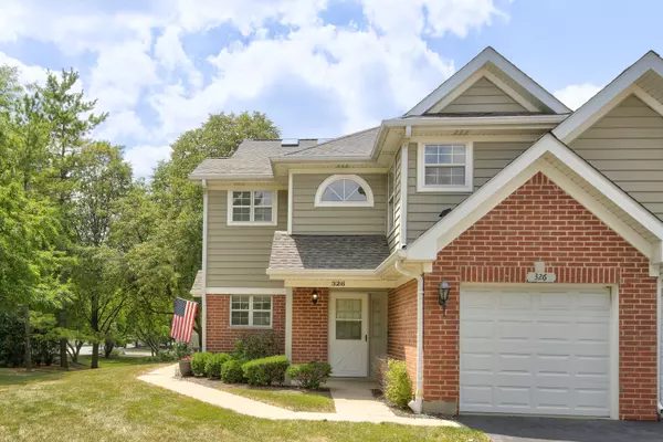 326 Debbie LN #326, Schaumburg, IL 60194
