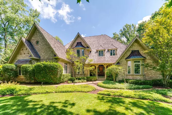 14 Briarwood LN, Lincolnshire, IL 60069