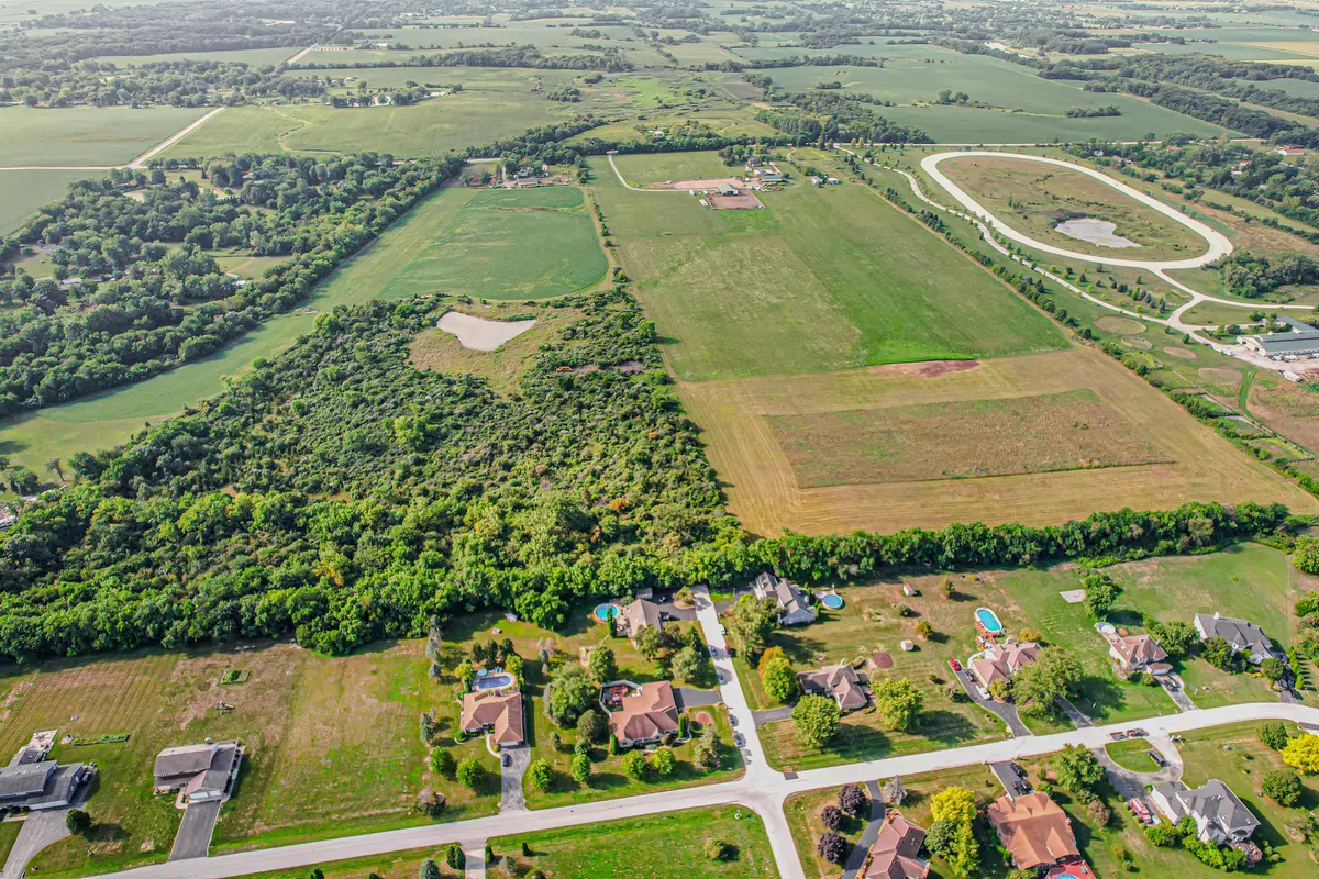 Crete, IL 60417,26270-26273 S Royal Crest DR