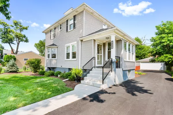 3827 HOLLYWOOD AVE, Brookfield, IL 60513