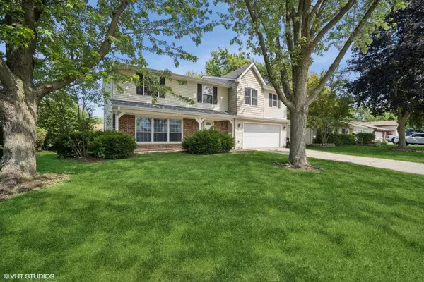 370 Hobble Bush DR, Lake Zurich, IL 60047