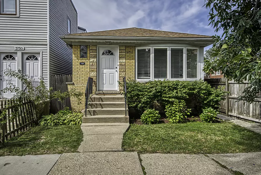 3752 N Albany AVE, Chicago, IL 60618