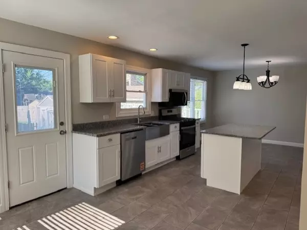 Lakemoor, IL 60051,425 Northlake RD