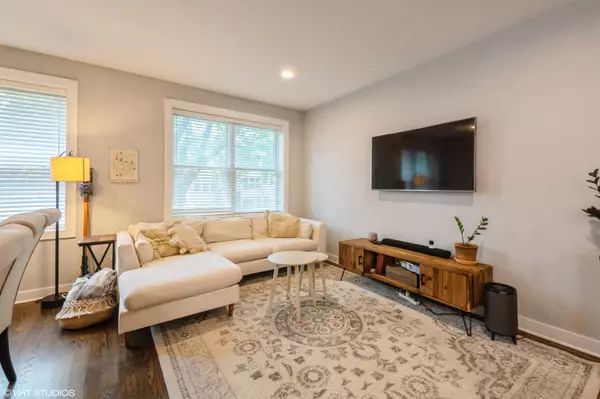 Chicago, IL 60630,4845 N Keystone AVE #1S