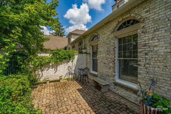 Sugar Grove, IL 60554,8 Hillcrest DR