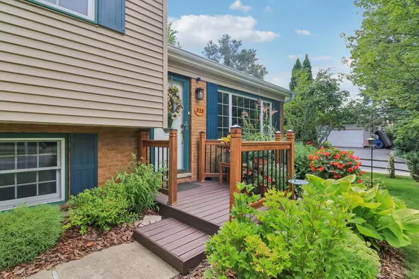 Round Lake, IL 60073,325 Hillandale DR