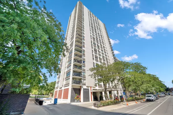 1455 N Sandburg TER #2604, Chicago, IL 60610