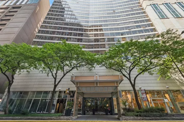 Chicago, IL 60611,110 E Delaware PL #1702