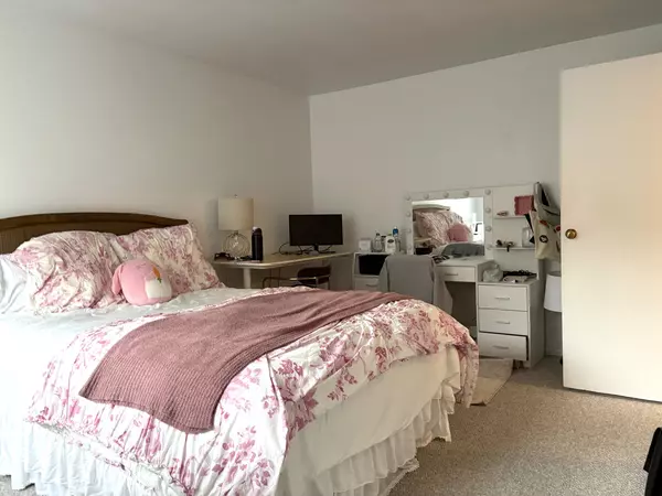 Chicago, IL 60657,539 W Stratford PL #509
