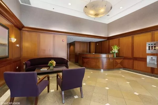 Chicago, IL 60654,635 N DEARBORN ST #2401