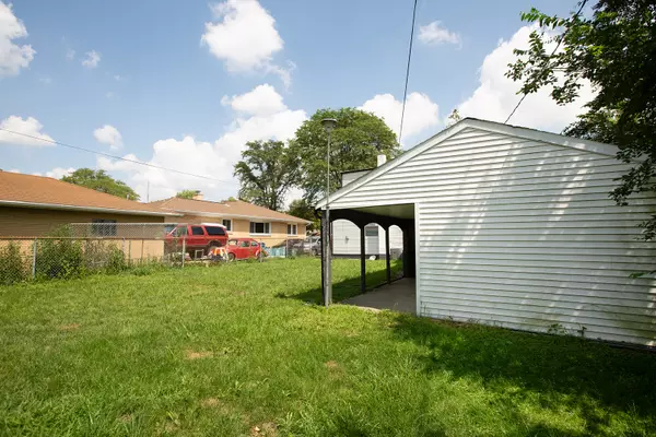 Steger, IL 60475,3516 Peoria ST