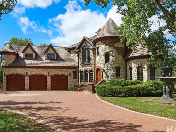 200 Helm RD, Barrington Hills, IL 60010