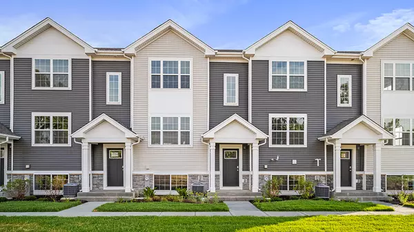 1449 Oakfield LN, Pingree Grove, IL 60140