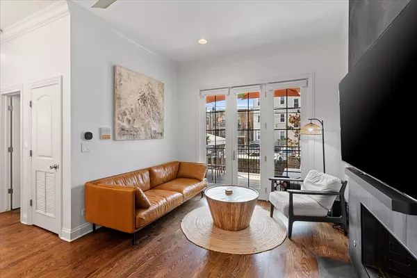 Chicago, IL 60640,1313 W Carmen AVE #1S
