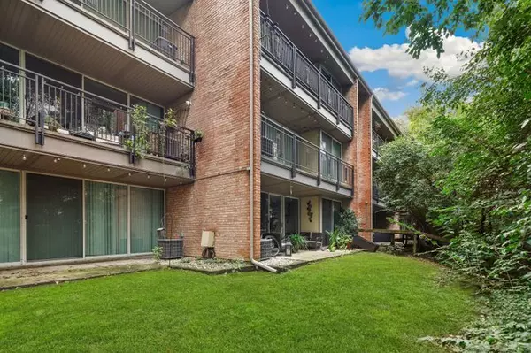 5902 Forest View RD #2D, Lisle, IL 60532