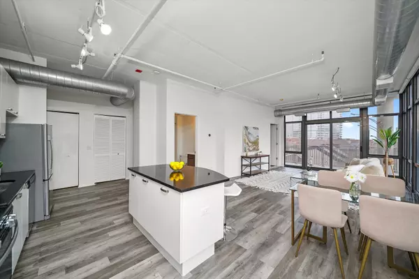 Chicago, IL 60616,212 E Cullerton ST #504