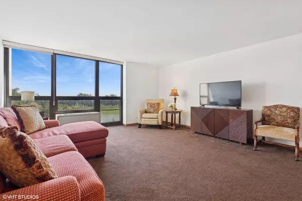 Chicago, IL 60614,2500 N Lakeview AVE #603