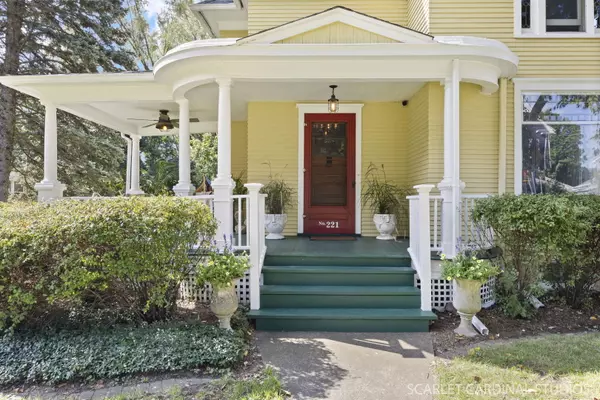 Elburn, IL 60119,221 E Shannon ST E