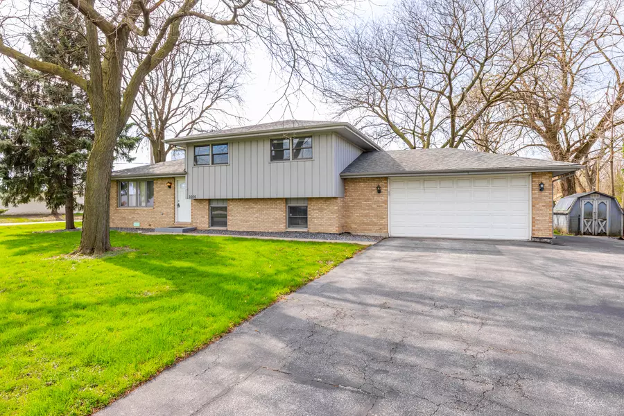 1001 172nd ST, Hazel Crest, IL 60429