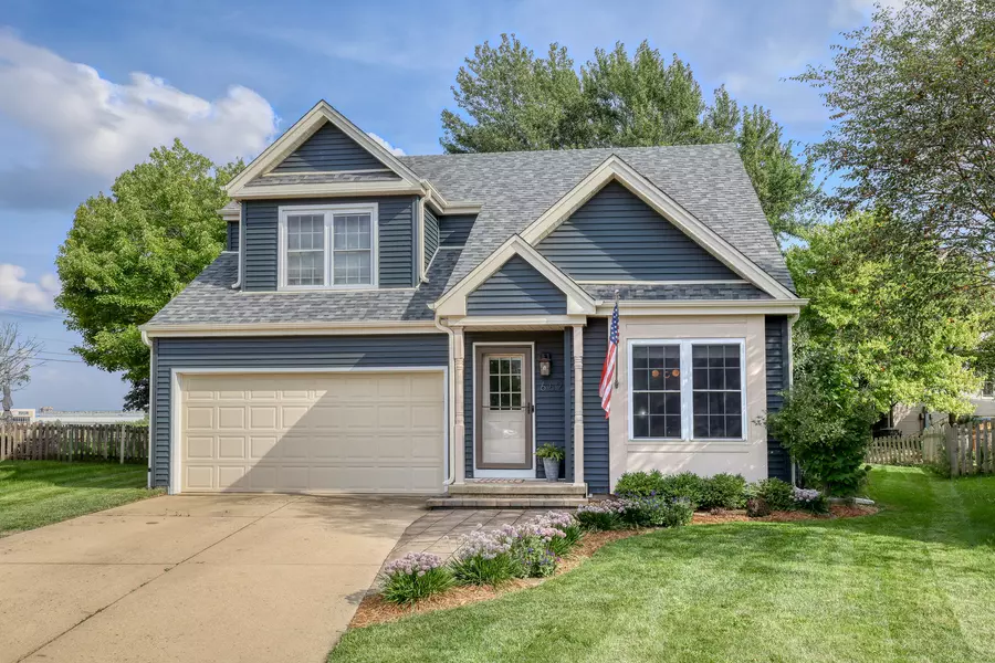 662 Nichole LN, Geneva, IL 60134