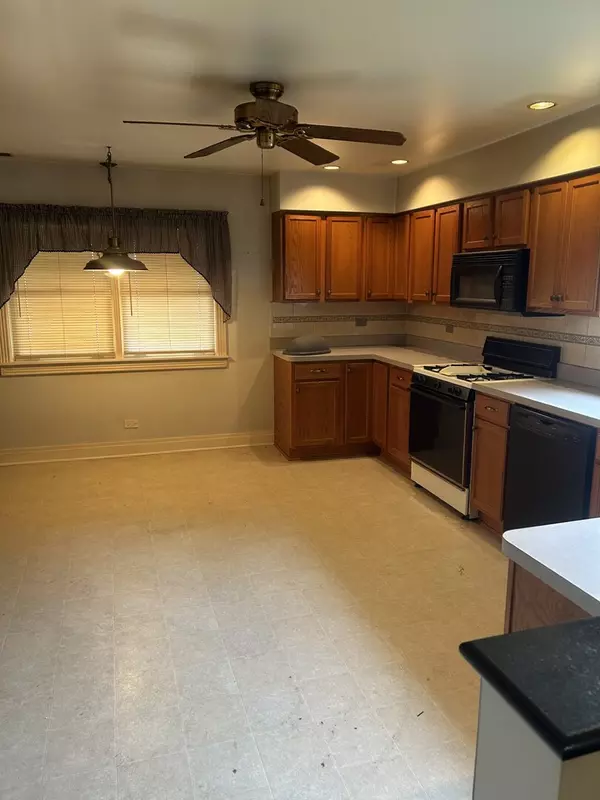 Blue Island, IL 60406,2335 Walnut ST
