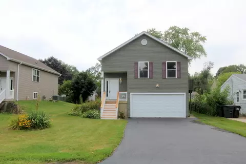 6617 Briarwood RD, Crystal Lake, IL 60014