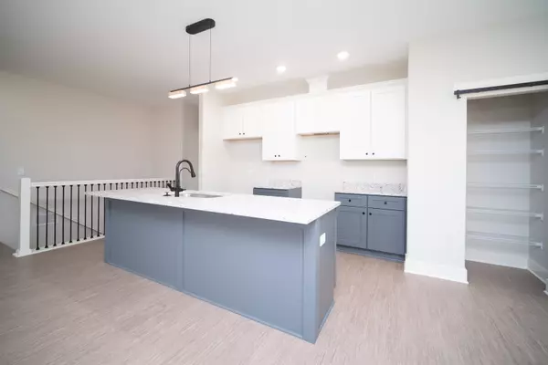 Sycamore, IL 60178,631 Anjali CT #R