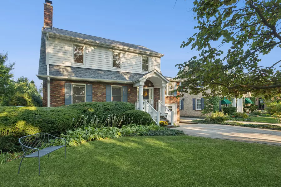 1111 Lexington ST, Wheaton, IL 60187