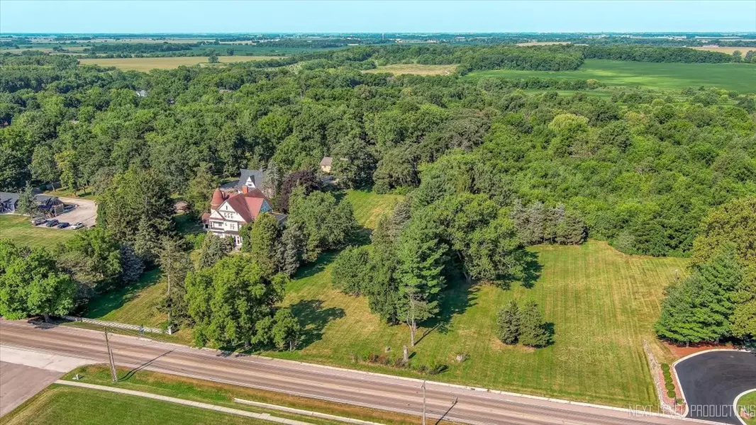 526 N Main ST, Elburn, IL 60119