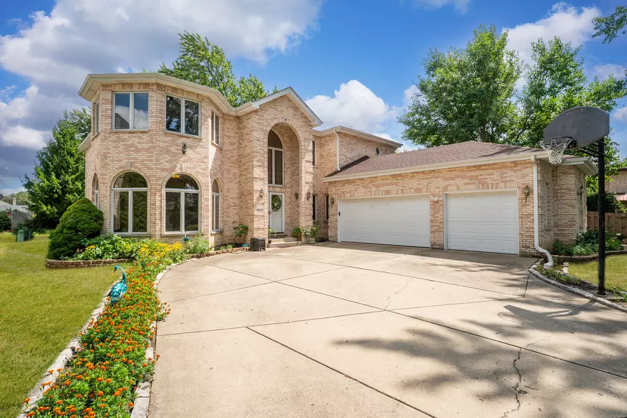 1007 Wildwood LN, Mount Prospect, IL 60056