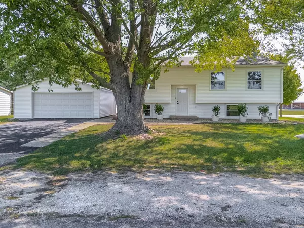 Chatsworth, IL 60921,423 Livingston DR