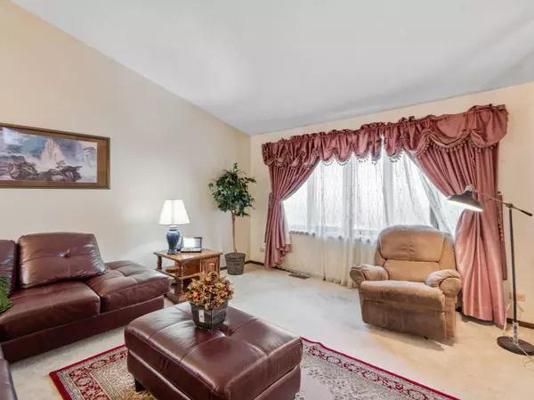 Schaumburg, IL 60193,121 S Staffire DR