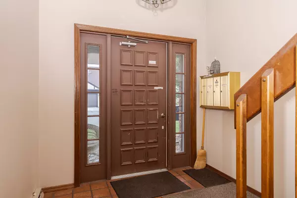 Pontiac, IL 61764,105 Carol CT #C-1