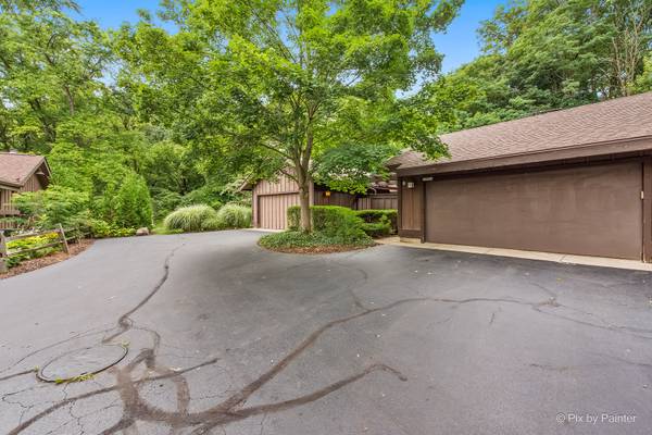 42W474 Redbud CT, St. Charles, IL 60175
