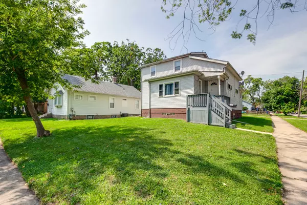 304 Powell AVE, Waukegan, IL 60085