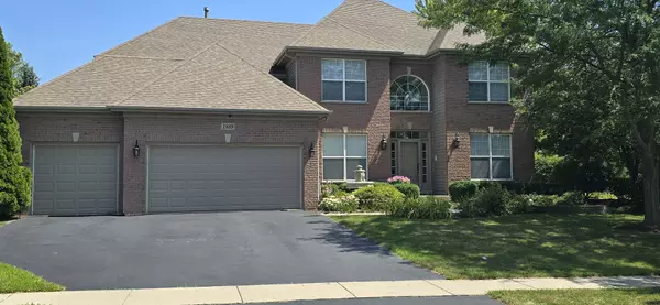 1839 Kings Gate LN, Crystal Lake, IL 60014