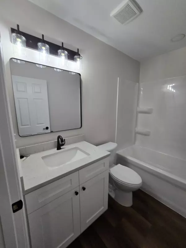 Willow Springs, IL 60480,5 S Cliffside DR #5