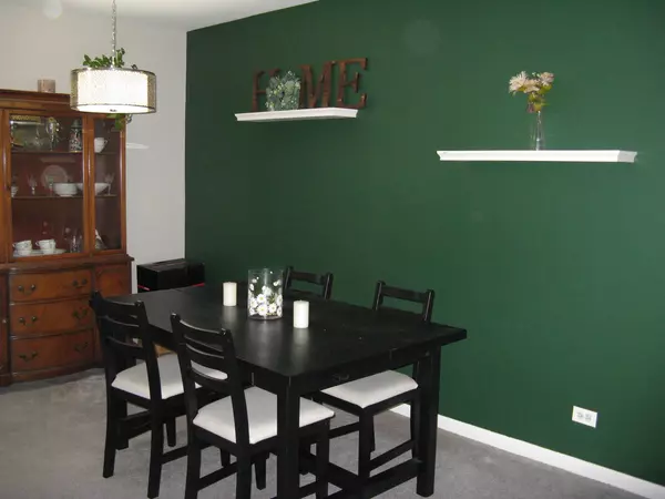 Buffalo Grove, IL 60089,1149 Miller LN #107