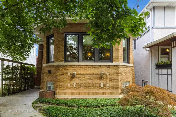 Chicago, IL 60641,5324 W Warner AVE