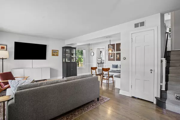 Glen Ellyn, IL 60137,449 Longfellow AVE