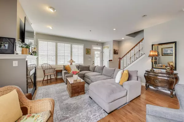Villa Park, IL 60181,248 E Kenilworth AVE